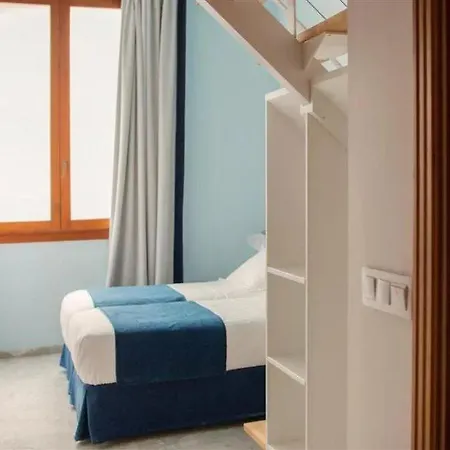 Ad Hoc Carmen Hotel 2*