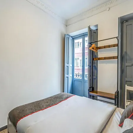 Guest house Oyo Ruzafa 3*