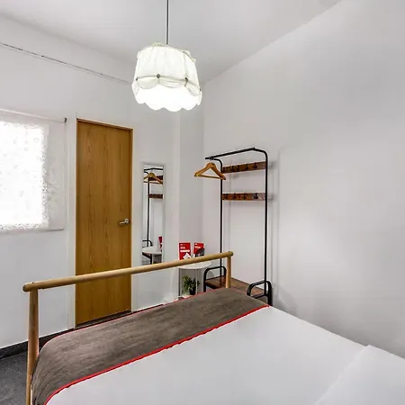 Guest house Oyo Ruzafa 3*