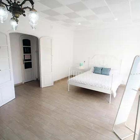 Valero Vintage Homestay *