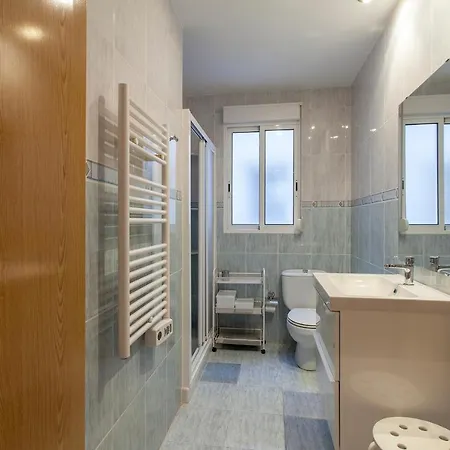 Near The Marina, アパート *