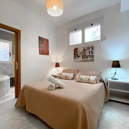 Centro. Wifi/aacc Jacuzzi * Valencia
