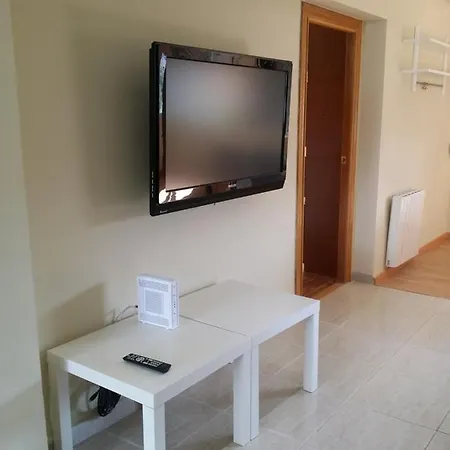 Lovely Three Bedroom Wifi Near Beach Валенсия