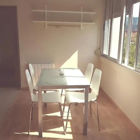 Lovely Three Bedroom Wifi Near Beach Апартаменты