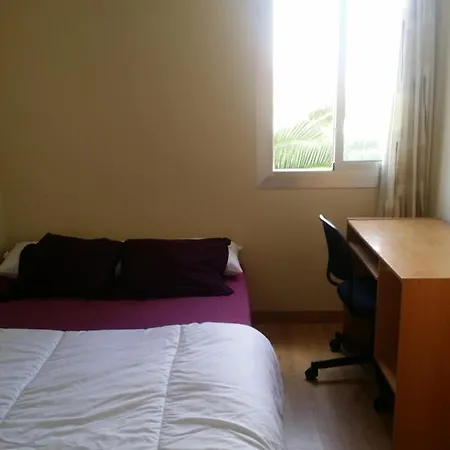 Lovely Three Bedroom Wifi Near Beach Валенсия