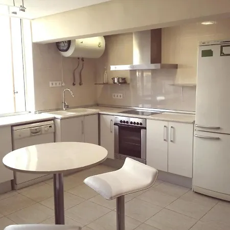 Lovely Three Bedroom Wifi Near Beach