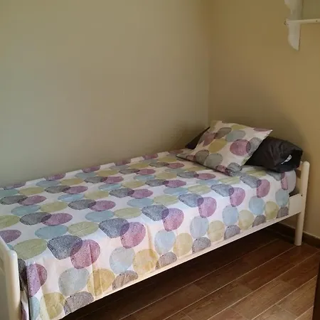Lovely Three Bedroom Wifi Near Beach Апартаменты Валенсия