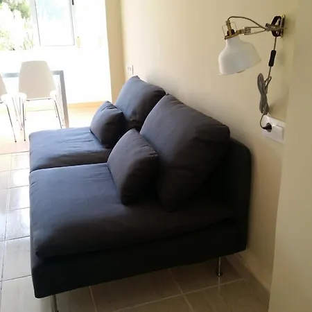 Апартаменты Lovely Three Bedroom Wifi Near Beach Валенсия