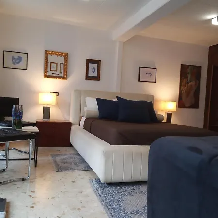 Casa Con Palmera - Port Valenza