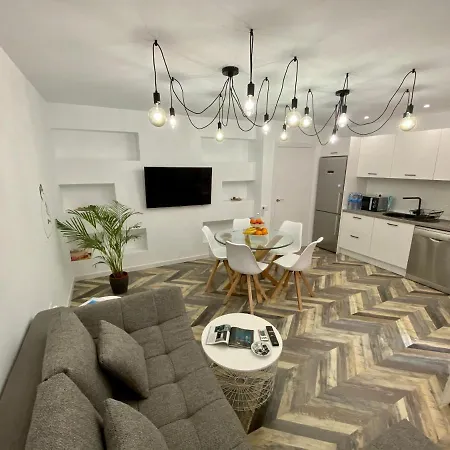 Luxury Port Aparment شقة *