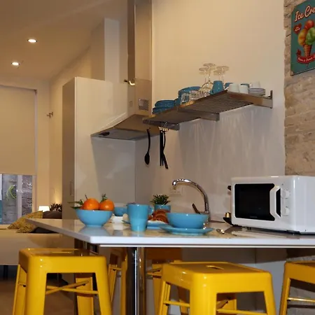 Loft Independiente Con Piscina Compartida En Centro De Апартаменты *