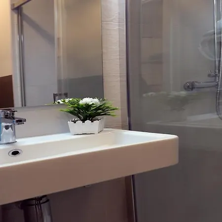 Appartamento Loft Independiente Con Piscina Compartida En Centro De