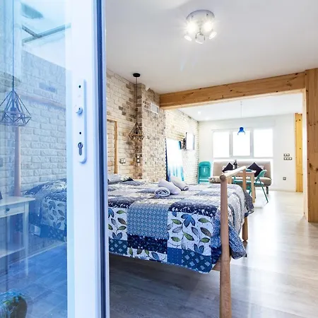 Chic Y Renovado Loft En La Playa Walencja