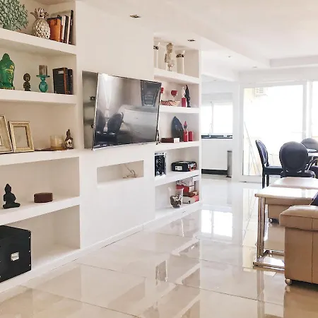 Appartement The White Apartment: Luxury, And Design