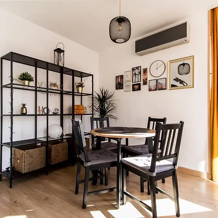 Renovado Y Sofisticado En El Centro De Appartement