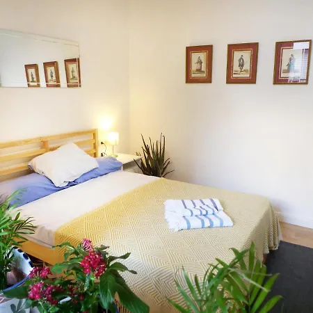 With Pool By The Beach Appartement Valence