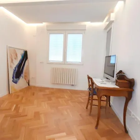 Town Hall Dream Apartman Valencia