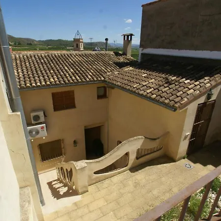 Cosy Holiday In With Billiards And Barbecue