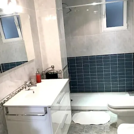 With 3 Bedrooms In With Wifi Appartement *