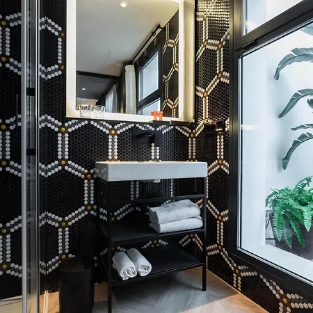 Reina 107 Boutique Guest house