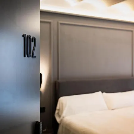 Reina 107 Boutique 4* ולנסיה