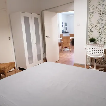 Cerca De La Ciudad De Ciencias Apartman