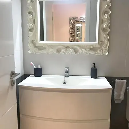 One Bedroom Appartement With Wifi At Valencia Apartman *