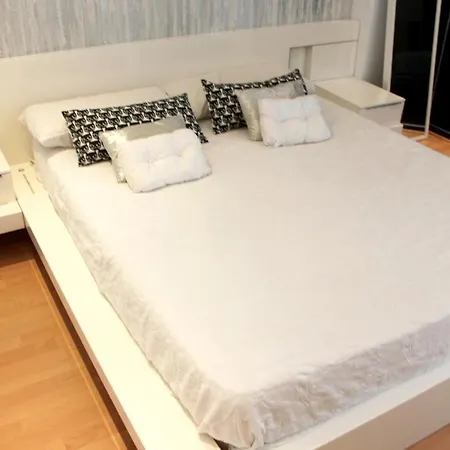 With One Bedroom In Alboraia With Wonderful Sea View Shared Pool Furnished Terrace 100 M From The Beach Valencia