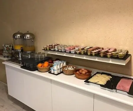 Pensjonat Oyo Duc De Gaeta