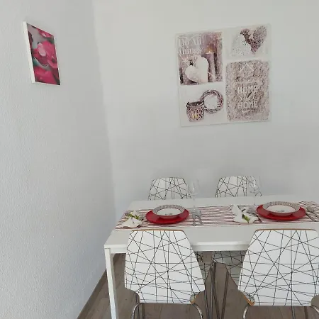 Malvarrosa Familiar, Beach Wifi Apartment *