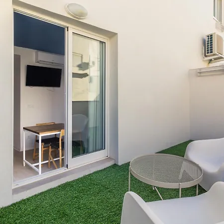 & Co. Saler Boutique 3*