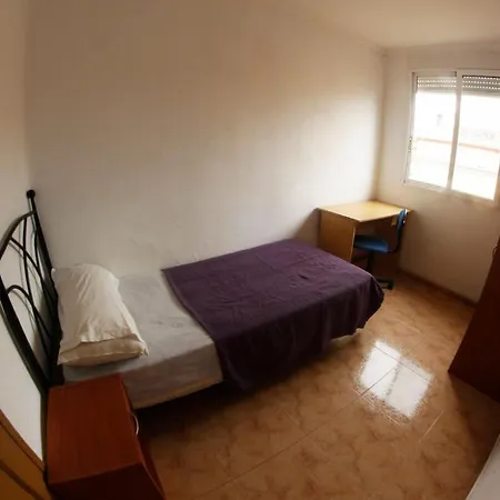 Apartemento Ideal Grupo Y Familia Climatisacion Y Cerca Playa . Mongrell Apartment *