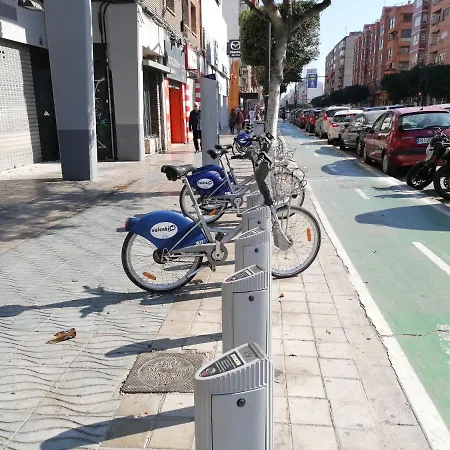 Cerca De La Ciudad De Ciencias *