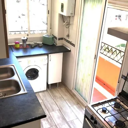 Apartman Beautiful Flat In 10min From The Beach