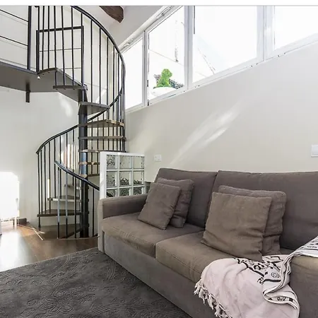 No Turistic Rental, Duplex Penthouse In The Historic Center, Valencia, Ideal For Those Looking To In The For A Season, Including Professionals And Students Apartment