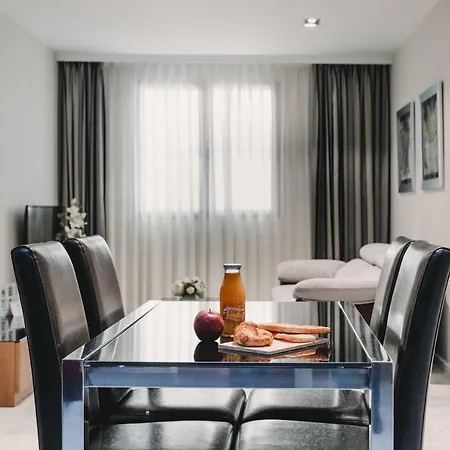 朱里斯塔市中心公寓 *