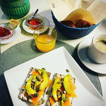 L'esplai فندق مبيت وإفطار فالنسيا