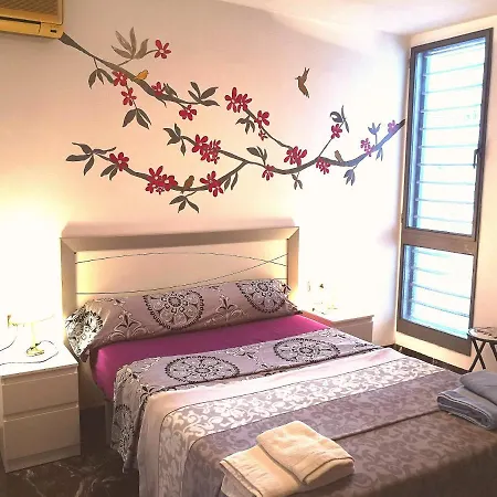 Duplex Near Center Lovely Валенсия