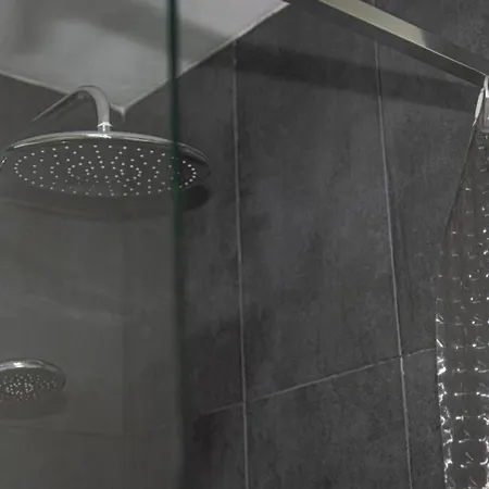 Lovely Modern Flat Center Valenza