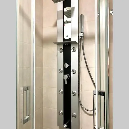 Beautiful And Renovated In The Center *