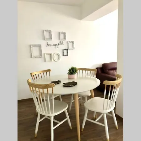 Beautiful And Renovated In The Center Valenza