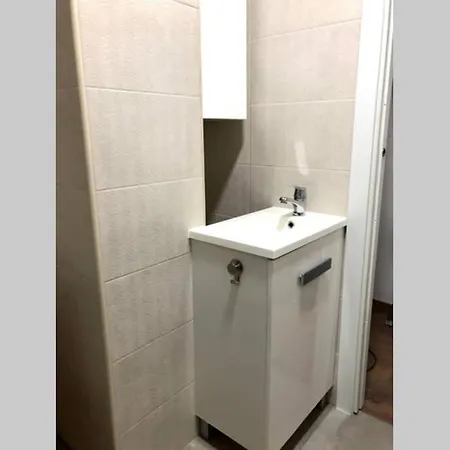 Beautiful And Renovated In The Center Апартаменты *