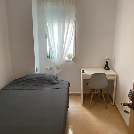 Homestay Single In My At The Beach Valencia