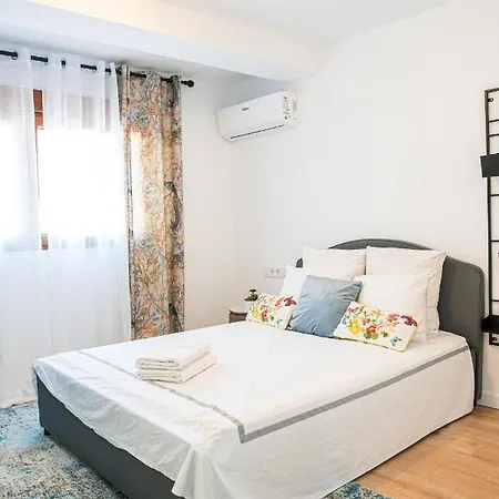 Laura Campanar * Valenza