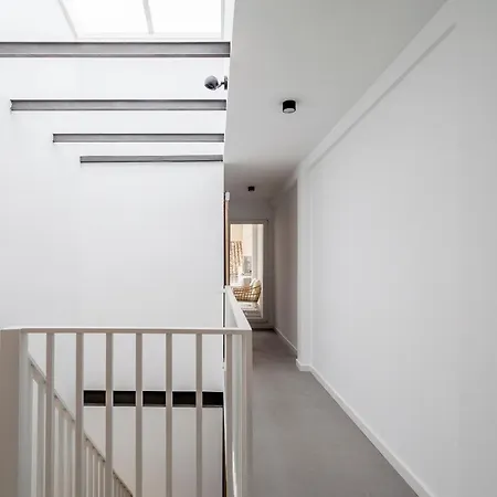 Three Floor House With Terrace Hébergement de vacances Valence