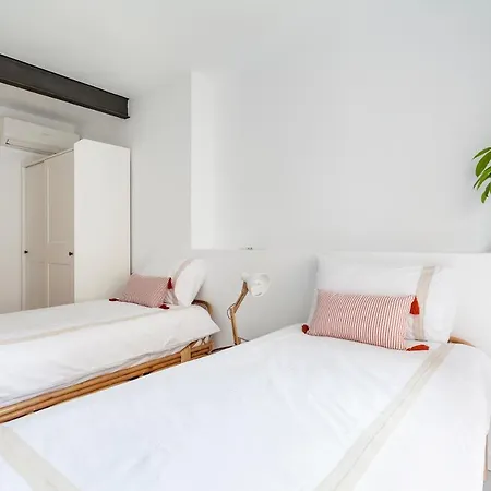 Three Floor House With Terrace *
