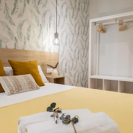 Florit Flats - Port & Beach Apartments Апартаменты