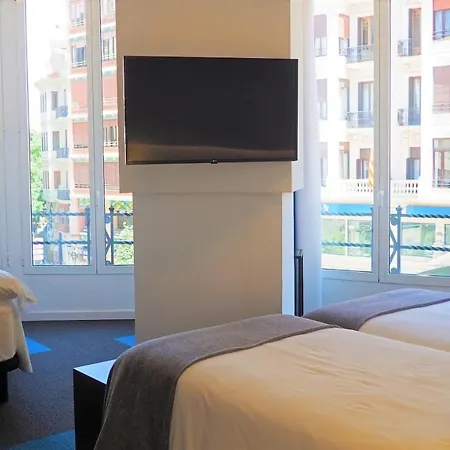 Plaza View Hotell *
