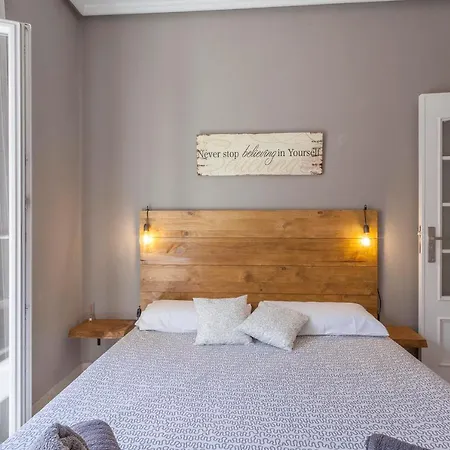 鲁扎法市场i号公寓 *