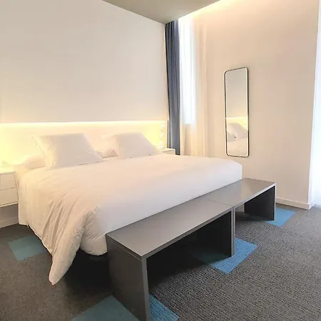 Plaza View 酒店 3*